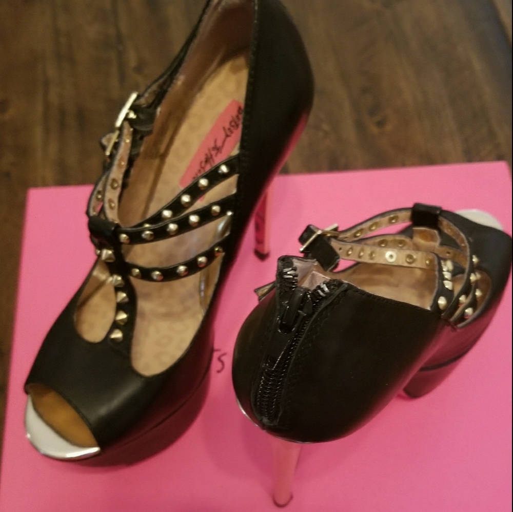 Betsey johnson heels